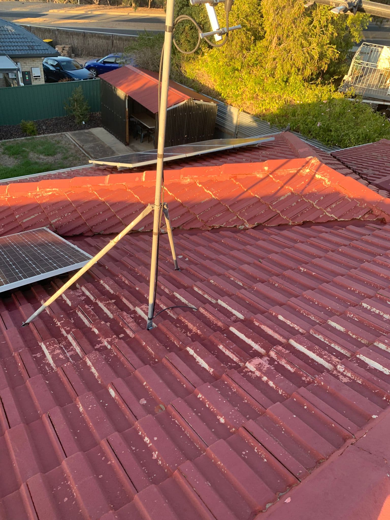 Roof edge clean-up after